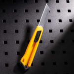 Deli Snap-Off Blade Knife 18mm - Image 6