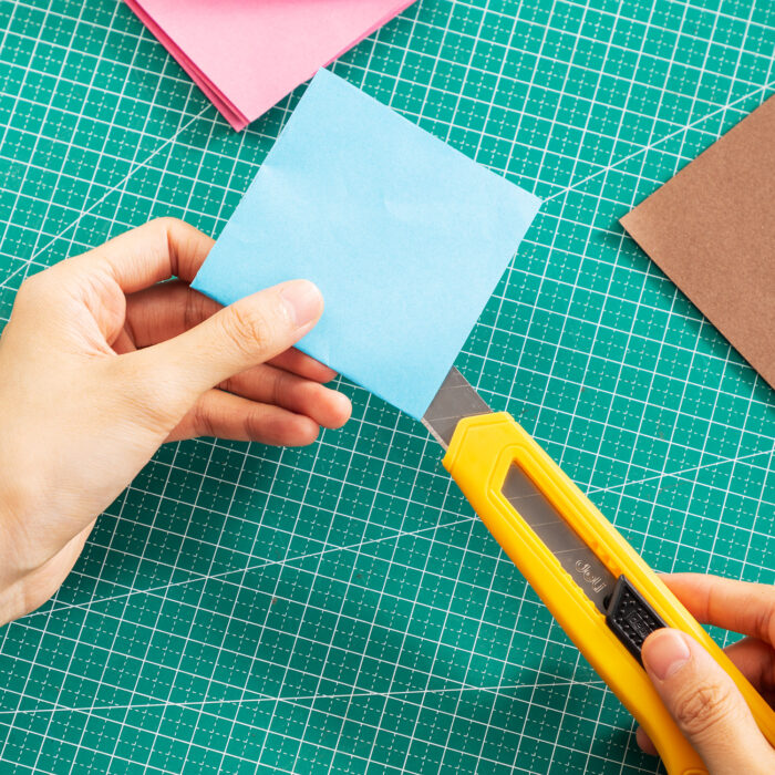 Deli Snap-Off Blade Knife 18mm - Image 8