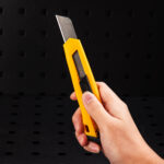 Deli Snap-Off Blade Knife 18mm - Image 9