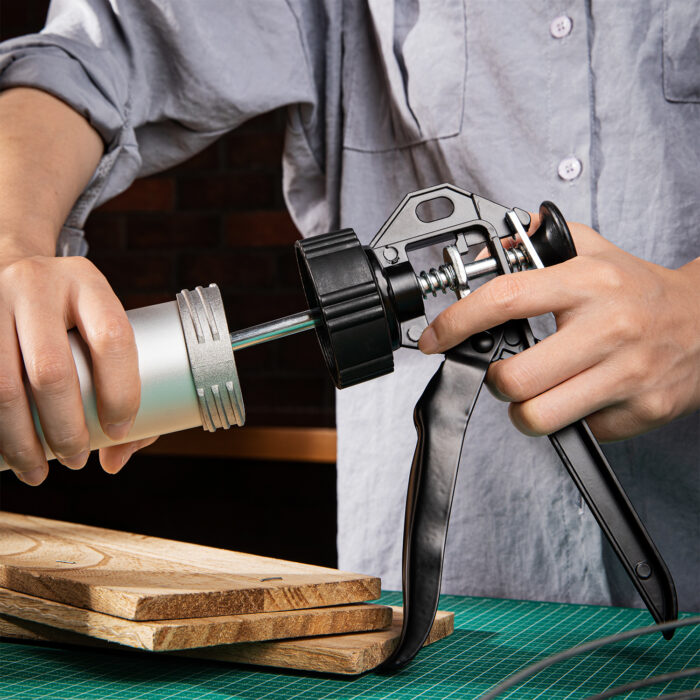 Deli Aluminum Caulking Gun 15 Inch 380mm - Image 7