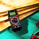 Deli Digital Multimeter 3 1/2"-CAT III-6 - Image 4