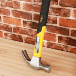 Deli Claw Hammer 0.50Kg - Image 3