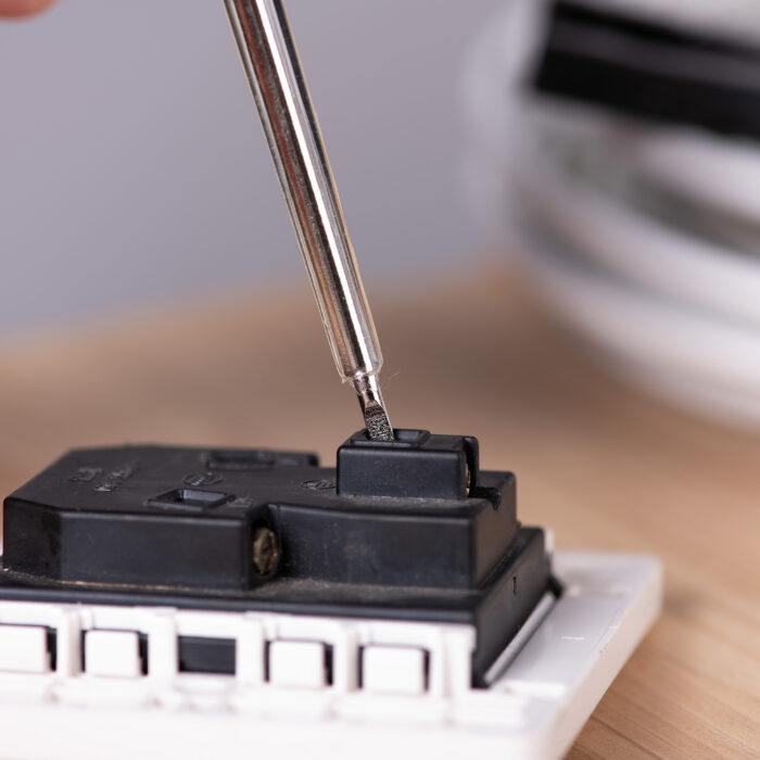 Deli Voltage Tester 100-500V - Image 7