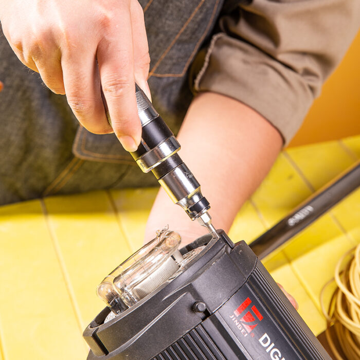 Deli Screwdriver Sets 13Pcs - Image 6