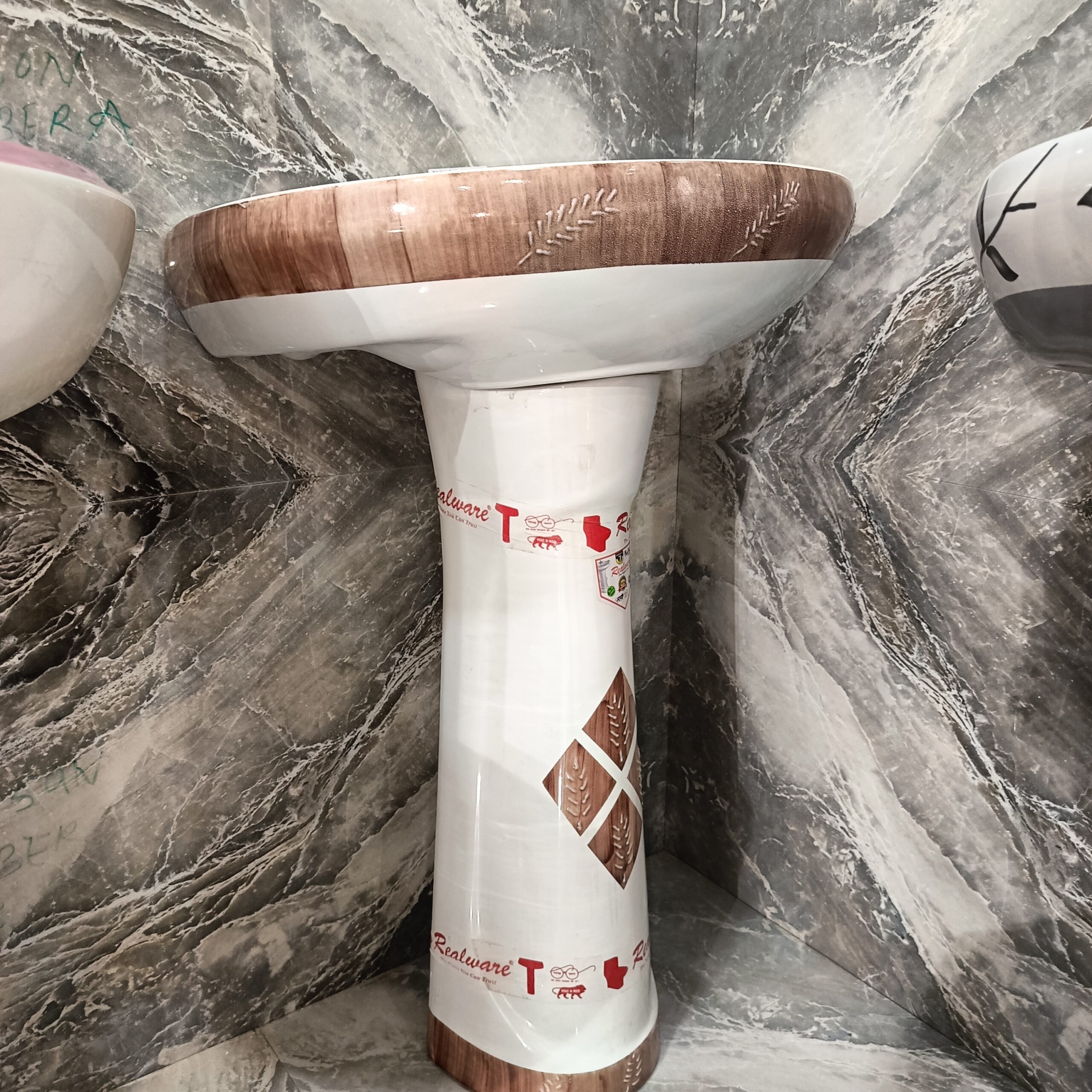 12A RALISA -Stand Basin (MAJ) - Image 1